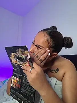 Snapshot of Nicoll_31 chatting on November 28, 11:40 pm Nicoll 31 online show from November 28, 11:40 pm