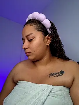 Snapshot of Nicoll_31 chatting on December 5, 12:08 am Nicoll 31 online show from December 5, 12:08 am