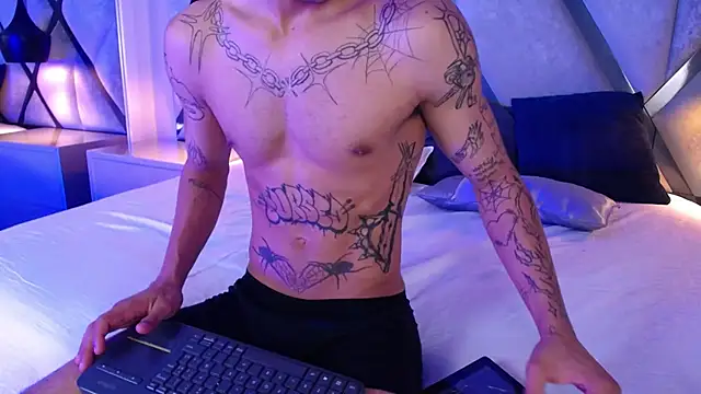 Enzo Hunter online show from October 21, 4:02 am