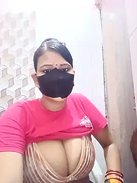 Snapshot of varnika chatting on June 12, 10:47 am varnika online show from June 12, 10:47 am