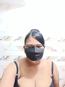Snapshot of varnika chatting on July 3, 10:10 am varnika online show from July 3, 10:10 am