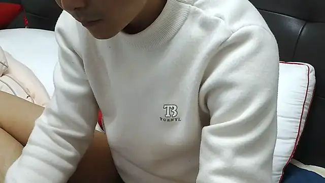 SSDDY8 online show from April 11, 2:32 pm