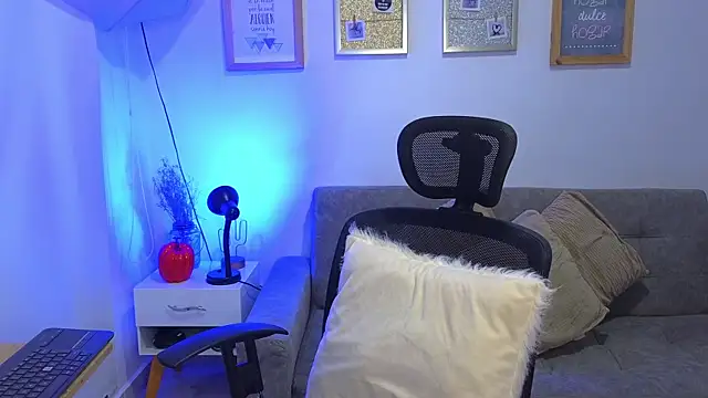 yulian vasquez online show from November 14, 12:26 pm