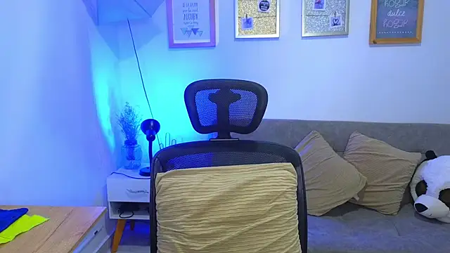 yulian vasquez online show from November 27, 12:18 pm