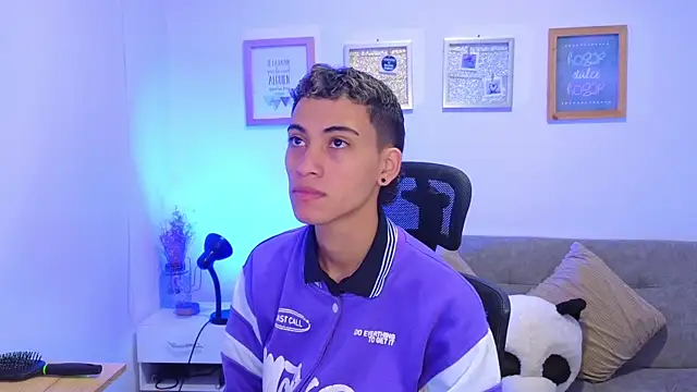 yulian vasquez online show from December 19, 12:12 pm