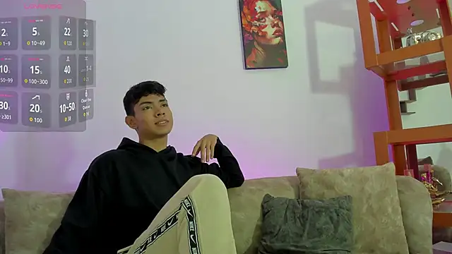 LoganTwink18 online show from November 18, 12:31 pm