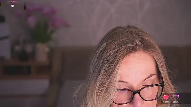 Vanille Mystery online show from April 22, 10:00 pm