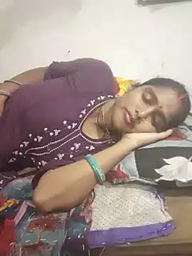 Guriya0076 online show from July 6, 11:40 am