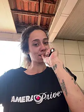 Snapshot of blond-96 chatting on November 25, 5:57 pm blond-96 online show from November 25, 5:57 pm