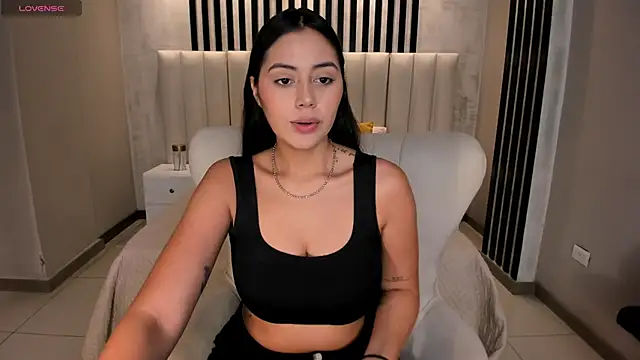 Snapshot of AmbarJames_ chatting on June 3, 11:57 am AmbarJames online show from June 3, 11:57 am