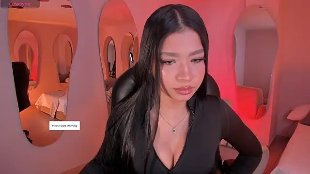 Snapshot of SophieHouston_ chatting on May 9, 2:39 am SophieHouston online show from May 9, 2:39 am