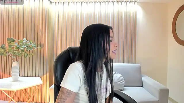 Snapshot of SophieHouston_ chatting on June 12, 1:59 am SophieHouston online show from June 12, 1:59 am
