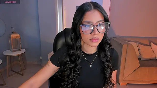 Snapshot of SophieHouston_ chatting on June 13, 2:31 am SophieHouston online show from June 13, 2:31 am