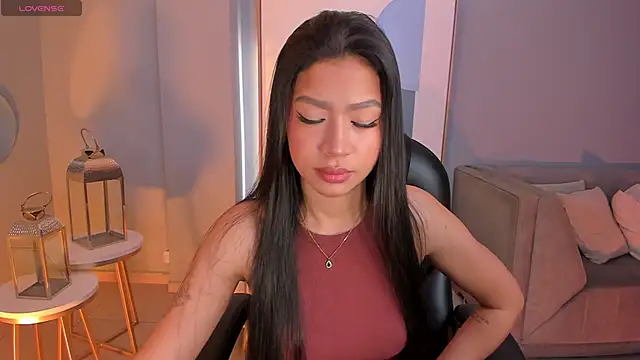 Snapshot of SophieHouston_ chatting on June 15, 5:09 am SophieHouston online show from June 15, 5:09 am