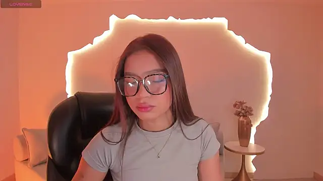 SophieHouston  online show from June 27, 3:44 am