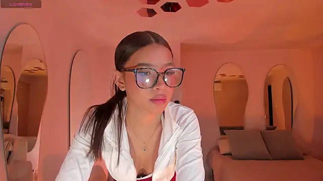 SophieHouston  online show from July 1, 2:24 am