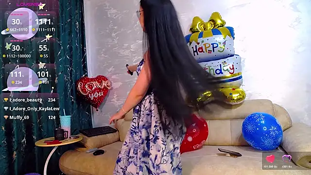 KaylaLewys online show from May 29, 5:44 pm