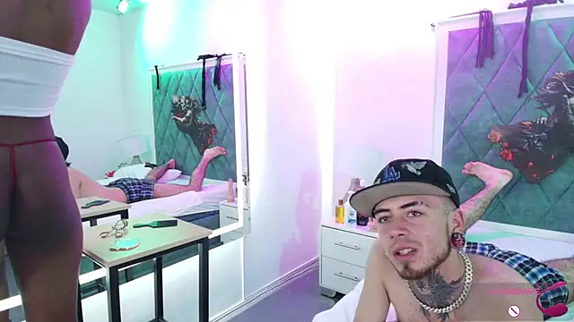 Snapshot of Asha_zuri_and_adam chatting on November 4, 12:48 pm Asha zuri and adam online show from November 4, 12:48 pm