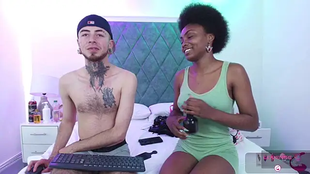 Snapshot of Asha_zuri_and_adam chatting on November 19, 12:38 pm Asha zuri and adam online show from November 19, 12:38 pm