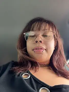 Snapshot of moan4mona chatting on June 23, 3:21 pm moan4mona online show from June 23, 3:21 pm
