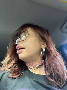 Snapshot of moan4mona chatting on July 9, 3:05 pm moan4mona online show from July 9, 3:05 pm