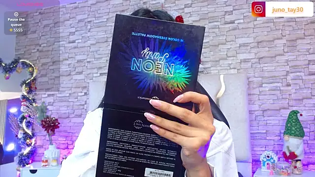 juno tay online show from November 29, 11:46 am