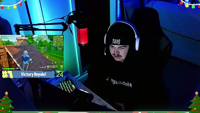 Snapshot of Bigboyballen chatting on December 15, 12:15 am Bigboyballen online show from December 15, 12:15 am