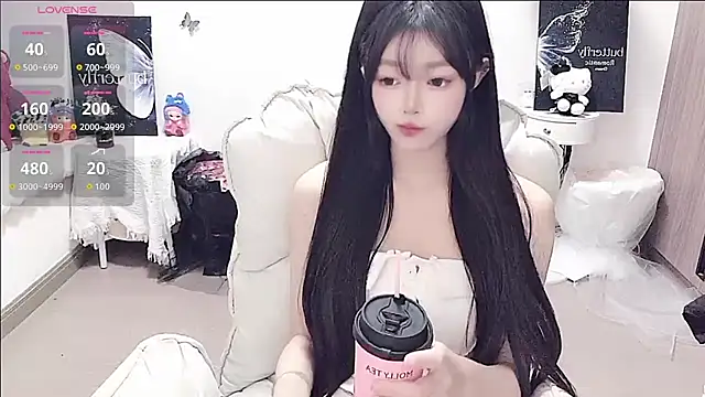 Snapshot of -EEBABY chatting on June 3, 1:14 pm -EEBABY online show from June 3, 1:14 pm