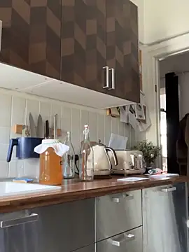 Snapshot of SexyLeon8 chatting on December 18, 10:51 am SexyLeon8 online show from December 18, 10:51 am