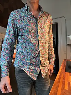 Snapshot of SexyLeon8 chatting on November 16, 9:04 am SexyLeon8 online show from November 16, 9:04 am