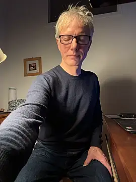 Snapshot of SexyLeon8 chatting on January 9, 3:15 pm SexyLeon8 online show from January 9, 3:15 pm