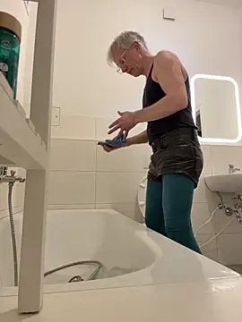 Snapshot of SexyLeon8 chatting on February 19, 5:09 pm SexyLeon8 online show from February 19, 5:09 pm