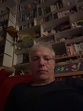 Snapshot of SexyLeon8 chatting on March 8, 8:34 pm SexyLeon8 online show from March 8, 8:34 pm