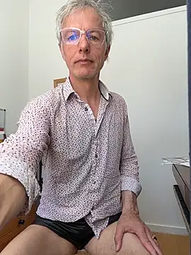 Snapshot of SexyLeon8 chatting on May 1, 1:48 pm SexyLeon8 online show from May 1, 1:48 pm