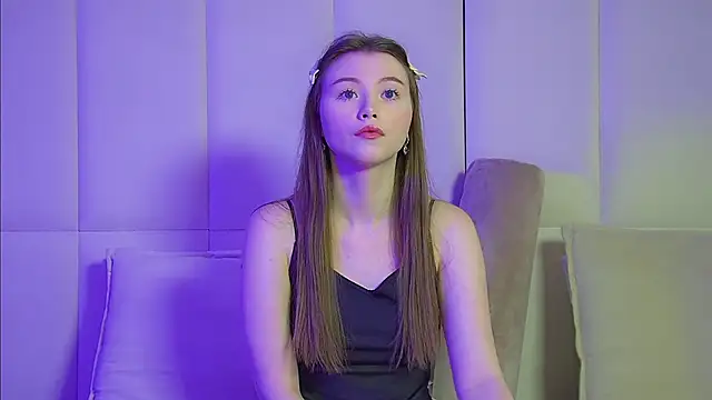 KeiraAsti online show from October 19, 6:03 am