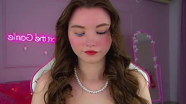 KeiraAsti online show from December 22, 6:05 pm