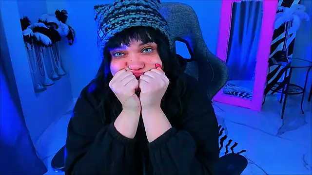 Snapshot of MaryHarrys chatting on February 4, 2:39 am MaryHarrys online show from February 4, 2:39 am