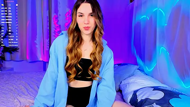 Snapshot of -CindyLou chatting on October 3, 8:39 pm -CindyLou online show from October 3, 8:39 pm