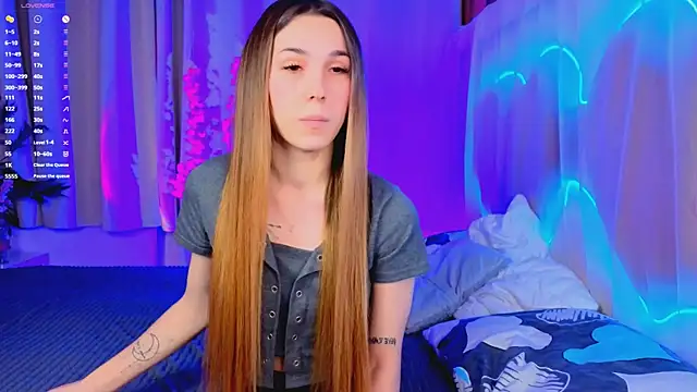 Snapshot of -CindyLou chatting on October 5, 8:29 pm -CindyLou online show from October 5, 8:29 pm