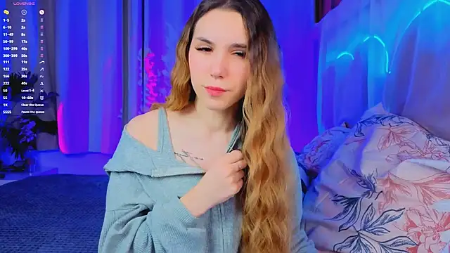 Snapshot of -CindyLou chatting on October 11, 8:07 pm -CindyLou online show from October 11, 8:07 pm