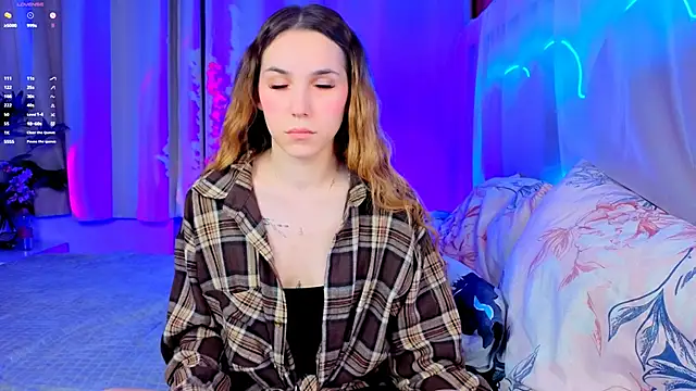 Snapshot of -CindyLou chatting on October 12, 8:30 pm -CindyLou online show from October 12, 8:30 pm