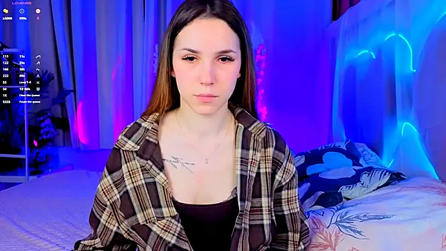 Snapshot of -CindyLou chatting on October 19, 8:42 pm -CindyLou online show from October 19, 8:42 pm