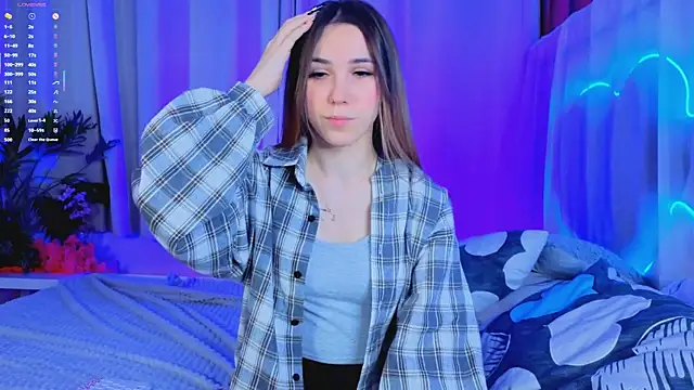 Snapshot of -CindyLou chatting on November 27, 5:31 am -CindyLou online show from November 27, 5:31 am