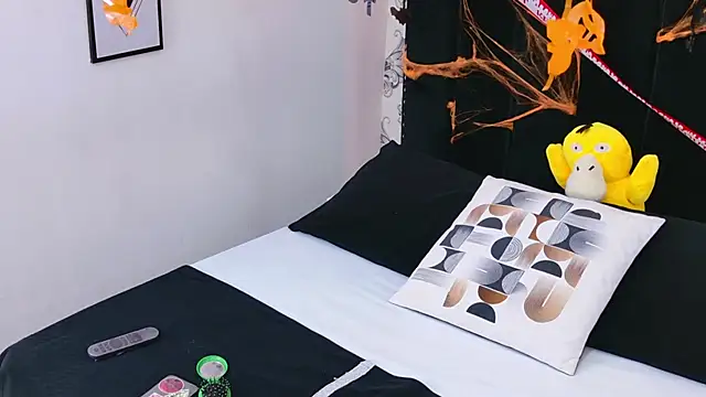 Becca Grims online show from October 25, 3:36 am