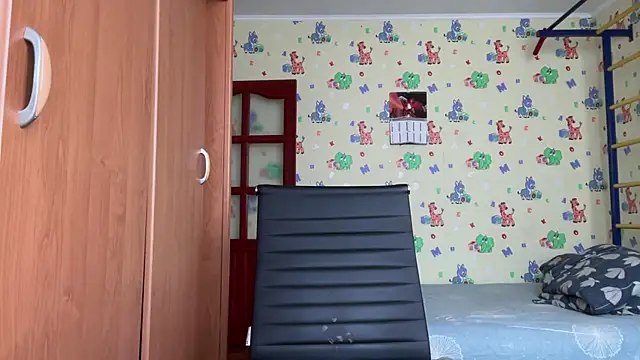 chiraq1945 online show from February 22, 7:40 am