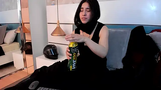 Snapshot of Ashkoreh chatting on June 22, 9:01 pm Ashkoreh online show from June 22, 9:01 pm