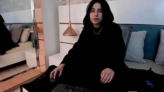 Snapshot of Ashkoreh chatting on July 15, 7:30 pm Ashkoreh online show from July 15, 7:30 pm