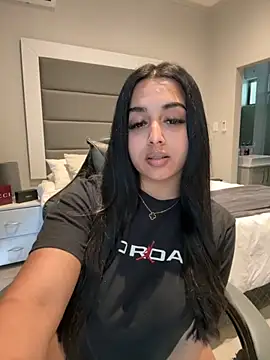 LilMisIndianx online show from October 26, 8:42 am