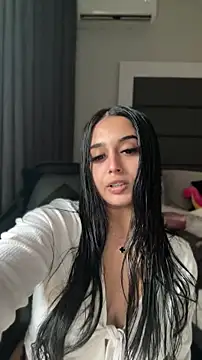 LilMisIndianx online show from April 22, 12:18 pm