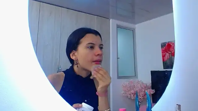 pinky f00x online show from January 7, 7:38 pm